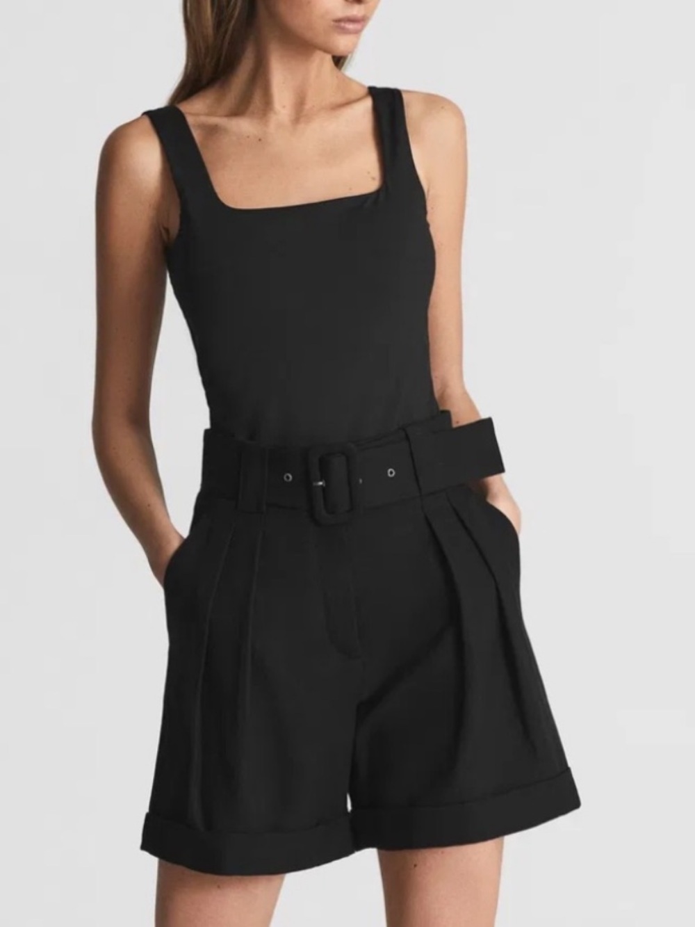 Reiss Women's Black Ottia Front Pleats High Waisted Belted Shorts
Size 10